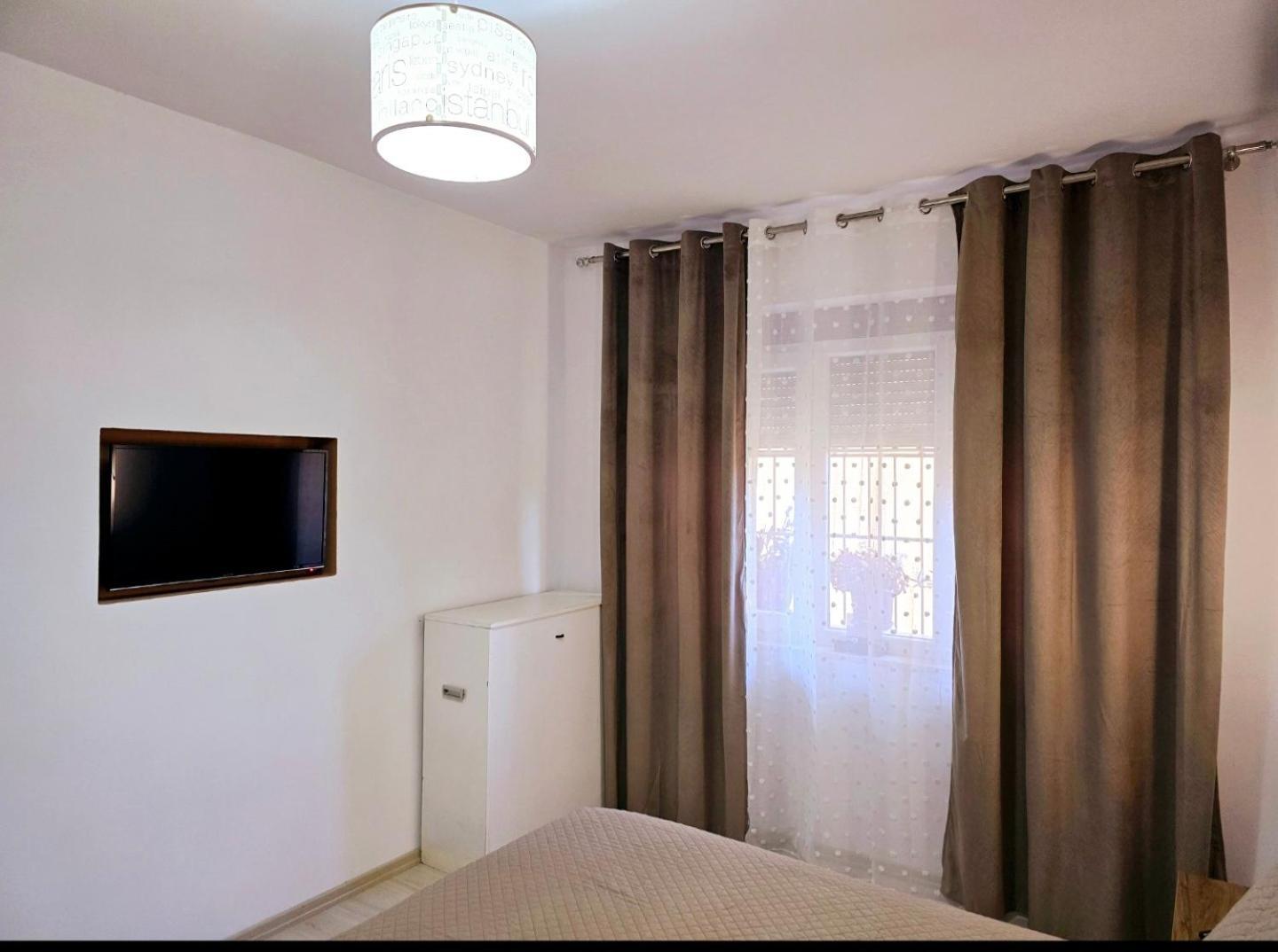 Grace'S Centre Apartment Shkodër Quarto foto